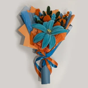 bouquet de flores de limpiapipas. Tono naranja y azul
