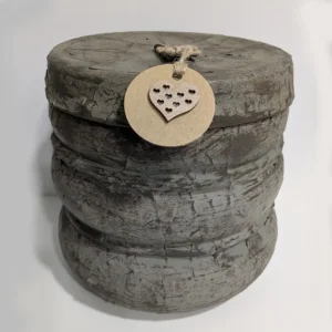 imagen de una caja de churros de pisina. Tono verde